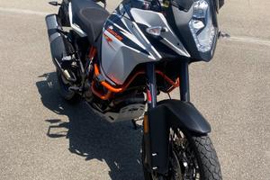 MOTO KTM 1090 Adventure R