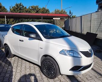 Lancia Ypsilon 1.0 FireFly 5 porte S&S Hybrid Ecoc