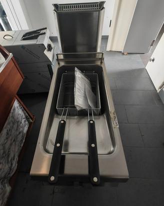 NUOVA(mai usata) FRIGGITRICE A GAS