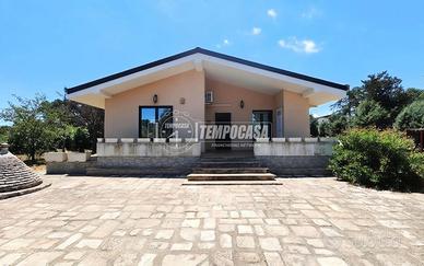Graziosa villa di 3 vani con terreno