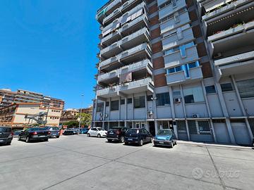 UFFICIO e POSTO AUTO - VIA MEDAGLIE D'ORO