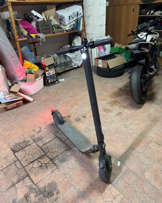 monopattino elettrico ninebot