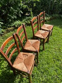 Sedie in legno con seduta in paglia
