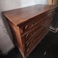 Comò antico in noce massello