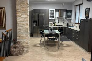 Vendita appartamento piano terra con giardino