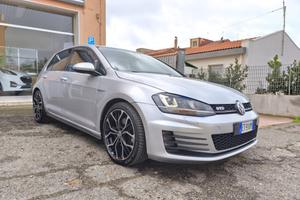 Volkswagen Golf GTD 2.0 TDI DSG 184cv BlueMotion T