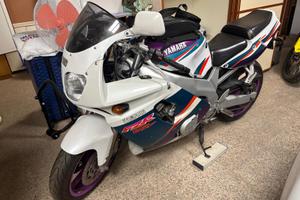 Yamaha FZR 600 deltabox combination