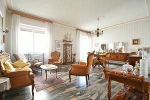 Pentavano al quarto piano con ascensore