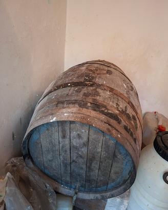 vecchia botte in legno 