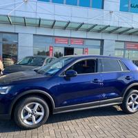 AUDI Q2 35 TDI quattro S tronic Business