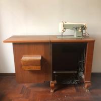 Macchina da cucire vintage
