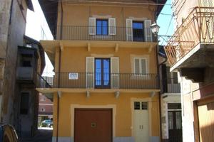 Casa indipendente di 151 m² con 4 locali e box aut