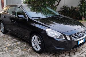 VOLVO V60 2.0d MOMENTUM - Geartronic - 2012