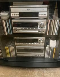 Stereo hi-fi Aiwa dotato di casse e telecomando