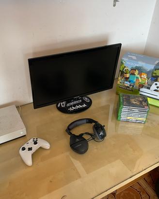 Xbox One S + Monitor + Cuffie + Giochi