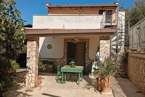 Splendida villetta con 2000 mq di terreno