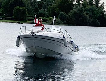 Motoscafo MONTEREY 21