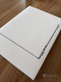 Macbook air  13.6