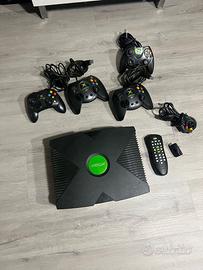Consolle Xbox Classic con accessori