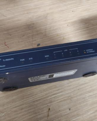 Router TPLink TLR 600VPN v1.0