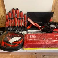 Accessori manutenzione auto. Kit emergenza