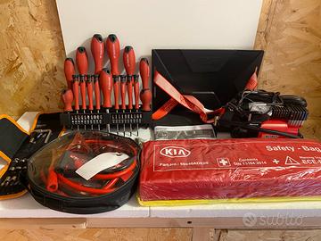 Accessori manutenzione auto. Kit emergenza
