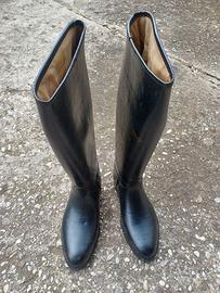 Stivali di gomma adatti per andare cavallo