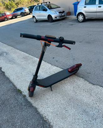 monopattino ninebot E2pro