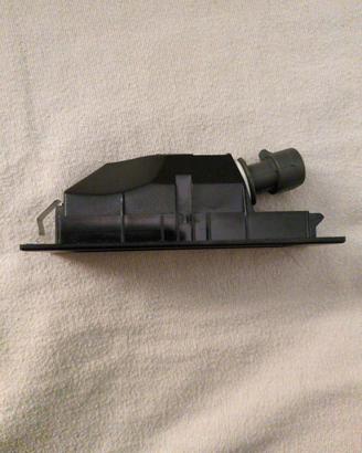 LUCE FANALINO TARGA POSTERIORE PER ALFA ROMEO 147 