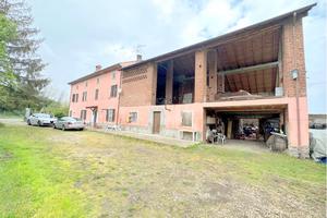 Predosa Casa Indipendente con giardino.