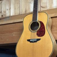 chitarra acustica di liuteria