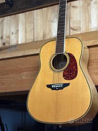 chitarra acustica di liuteria