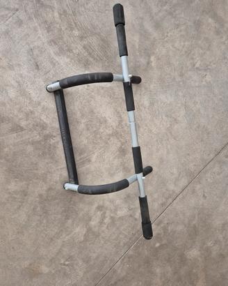 Barra per trazioni da porta o barra multifunzione