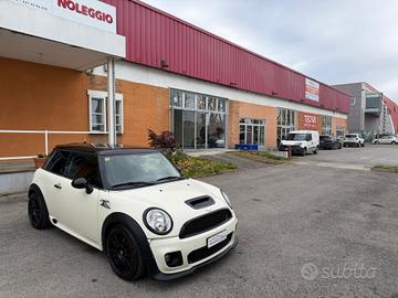 Mini Cooper S Coupe 1.6 John Works Coupé