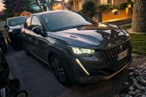 Peugeout 208 1.2 pure teche allure 101 cv