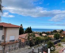 Villa unifamiliare con 3 appartamenti indipendenti