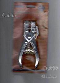 Pinza per occhielli