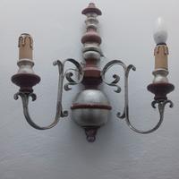 Lampadario a parete due luci legno/ferro battuto