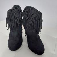 Stivaletto donna basso con frange