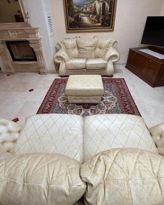 Salotto in pelle 2 divani con pouf