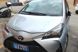 Toyota Yaris 1.0 5 porte Active
