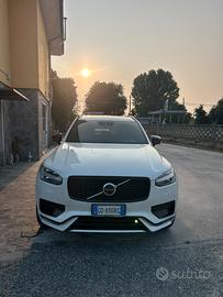Auto VOLVO XC90