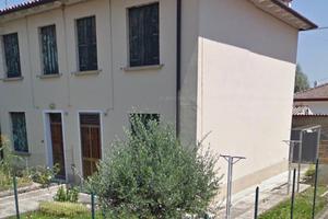 Casa con giardino privato