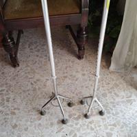 "Bastoni quadripodi da passeggio in alluminio"
