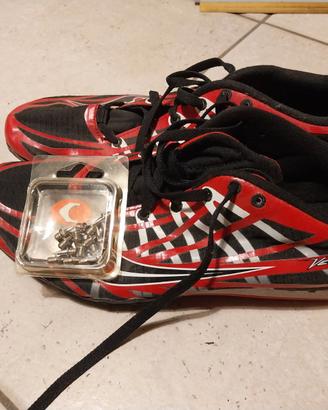 Scarpe chiodate