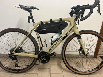 Bici gravel carbonio