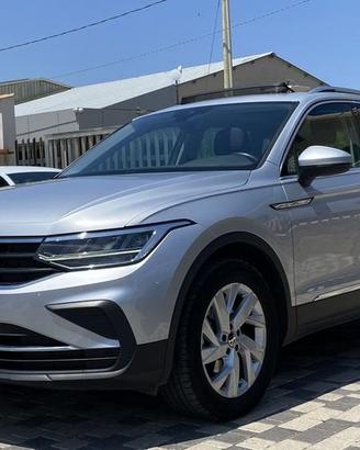 Volkswagen Tiguan Life 2.0 TDI 122CV Tetto