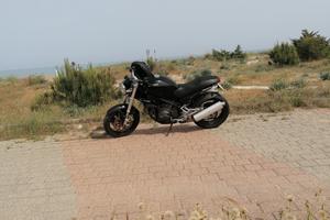 Ducati Monster 750