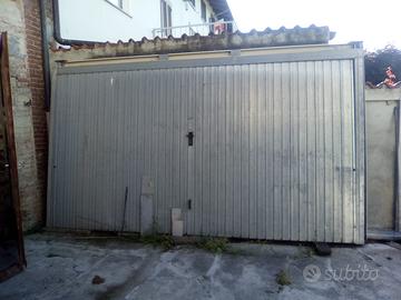 Porta basculante 240 e 230 x 410