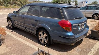 SUBARU LEGACY OUTBACK  3.0 V6 4X4